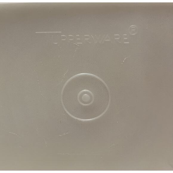 Tupperware Vintage Almond Ice Cream Keeper and Translucent Lid   #1 - Picture 6 of 9